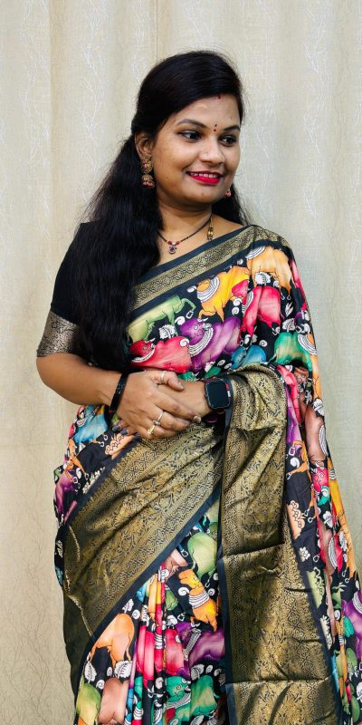 MS Kalamkari Black Color Jacquard Dola Silk With Kalamkari Print Saree Casual, Wedding, Festive, Events . Expected Delivery 4-6 Working Days @1549/- only | Bollywood Sarees, Creative Sarees, Designer Sarees, Embroidered Sarees, Ethnic Saree, Modern Digital sarees, Party Wear Sarees, Sarees