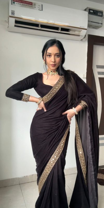 SC 233 Black Velvet Color Pure 9000 Velvet With Embroidery Lace Border Saree Casual, Wedding, Festive, Events . Expected Delivery 4-6 Working Days @1999/- | Bollywood Sarees, Creative Sarees, Designer Sarees, Embroidered Sarees, Ethnic Saree, Modern Digital sarees, Party Wear Sarees, Sarees