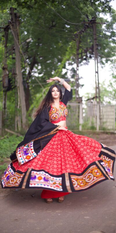 LNB 1693 Red Pure Cotton With Gamthi Work & Mirror Work Lehenga Choli. Affordable Price ₹3999. Delivery 4-6 Working Days. Shop now. | Bollywood Lehenga, Creative Lehenga, Designer Lehenga, Embroidered Lehenga, Lehenga, Party Wear Lehenga