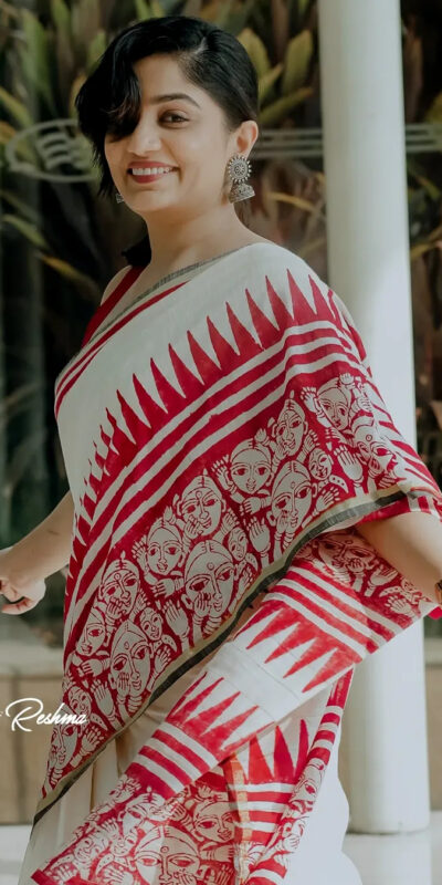 BT 433 Red Soft Cotton with Lace Work & Digital Print Saree . Exclusive Offer ₹1449. Delivery 4-6 Working Days. Shop now. | Bollywood Sarees, Creative Sarees, Designer Sarees, Embroidered Sarees, Ethnic Saree, Modern Digital sarees, Party Wear Sarees, Sarees