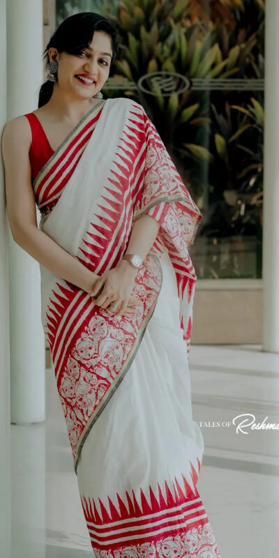 BT 433 Red Soft Cotton with Lace Work & Digital Print Saree . Exclusive Offer ₹1449. Delivery 4-6 Working Days. Shop now. | Bollywood Sarees, Creative Sarees, Designer Sarees, Embroidered Sarees, Ethnic Saree, Modern Digital sarees, Party Wear Sarees, Sarees