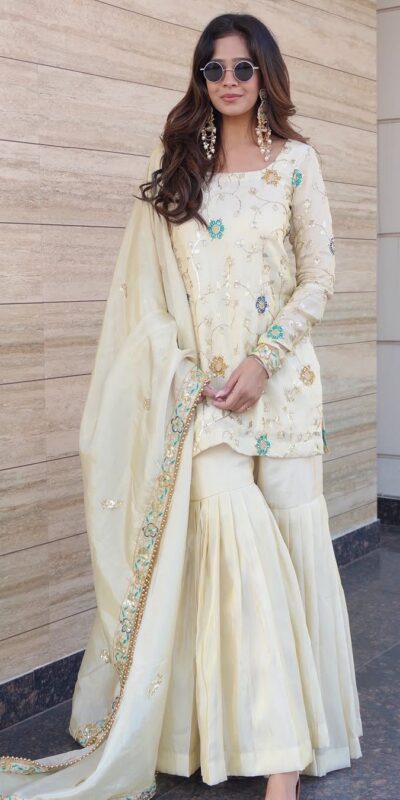 ZSR 3155 Off White Chinnon Salwar Suit Perfect for Wedding, Party, Durga Puja, Reception, Onam – . Grab it for ₹1999. Delivery 4-6 Working Days. | Jump Suits, Tops & Bottoms, Track Suits, Trendy Wear, Casual Suits, Creative suits, Designer Suits, Palazzo Suits, Party Wear Suits, Patiala Suits, Salwar suit, Straight Suits