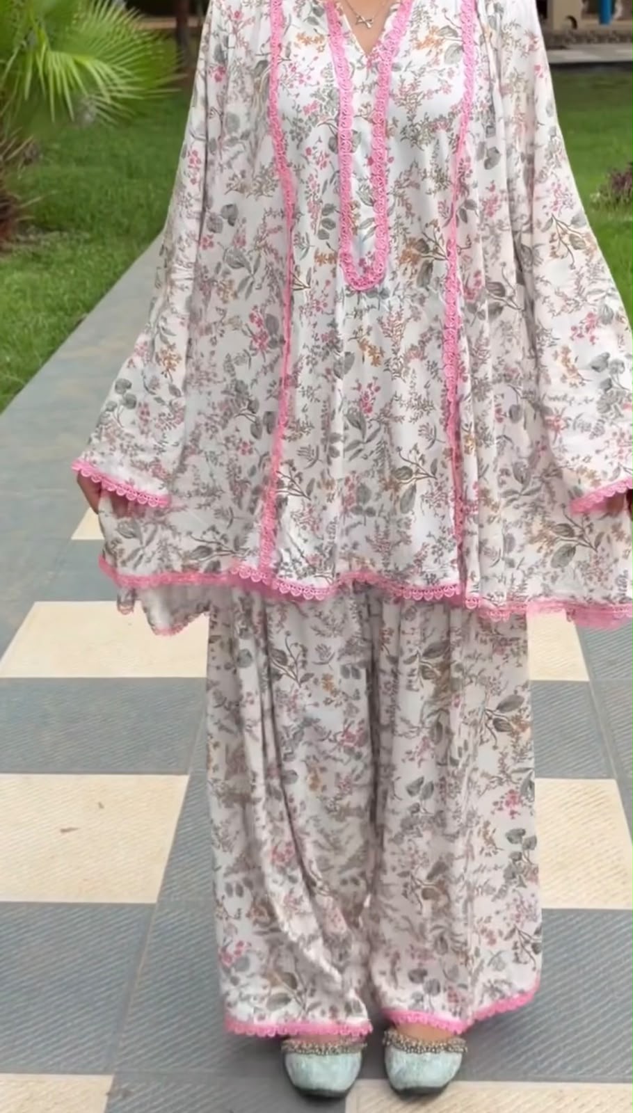 SRK 3180 Pink Natural Crep Lace Work & Digital Print Salwar Suit . Exclusive Offer ₹1949. Delivery 4-6 Working Days. Shop now. | Jump Suits, Straight Suits, Casual Suits, Creative suits, Designer Suits, Palazzo Suits, Party Wear Suits, Patiala Suits, Salwar suit
