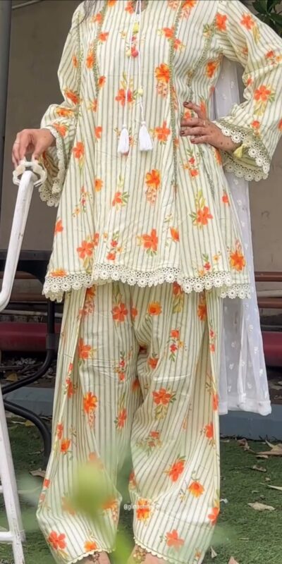 SRK 5362 Off White Natural Crep Lace Work & Digital Print Salwar Suit . Exclusive Offer ₹1899. Delivery 4-6 Working Days. Shop now. | Jump Suits, Straight Suits, Casual Suits, Creative suits, Designer Suits, Palazzo Suits, Party Wear Suits, Patiala Suits, Salwar suit