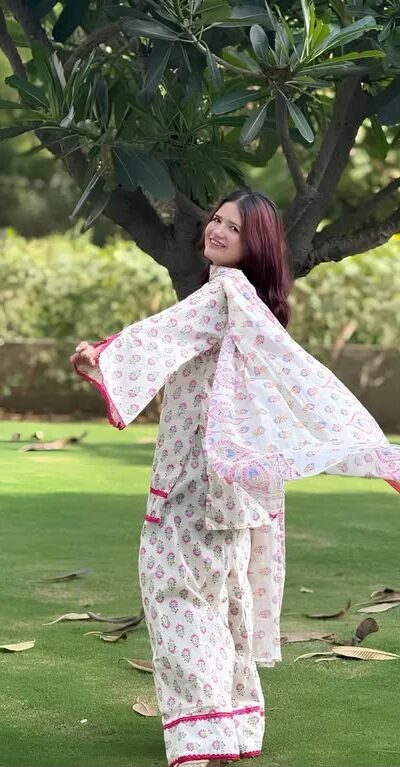 ZSR 3178 Pink Color Natural Crep Salwar Suit with Digital Print. Get it for ₹1999. Delivery 4-6 Working Days. Online Shop now. | Jump Suits, Straight Suits, Casual Suits, Creative suits, Designer Suits, Palazzo Suits, Party Wear Suits, Patiala Suits, Salwar suit