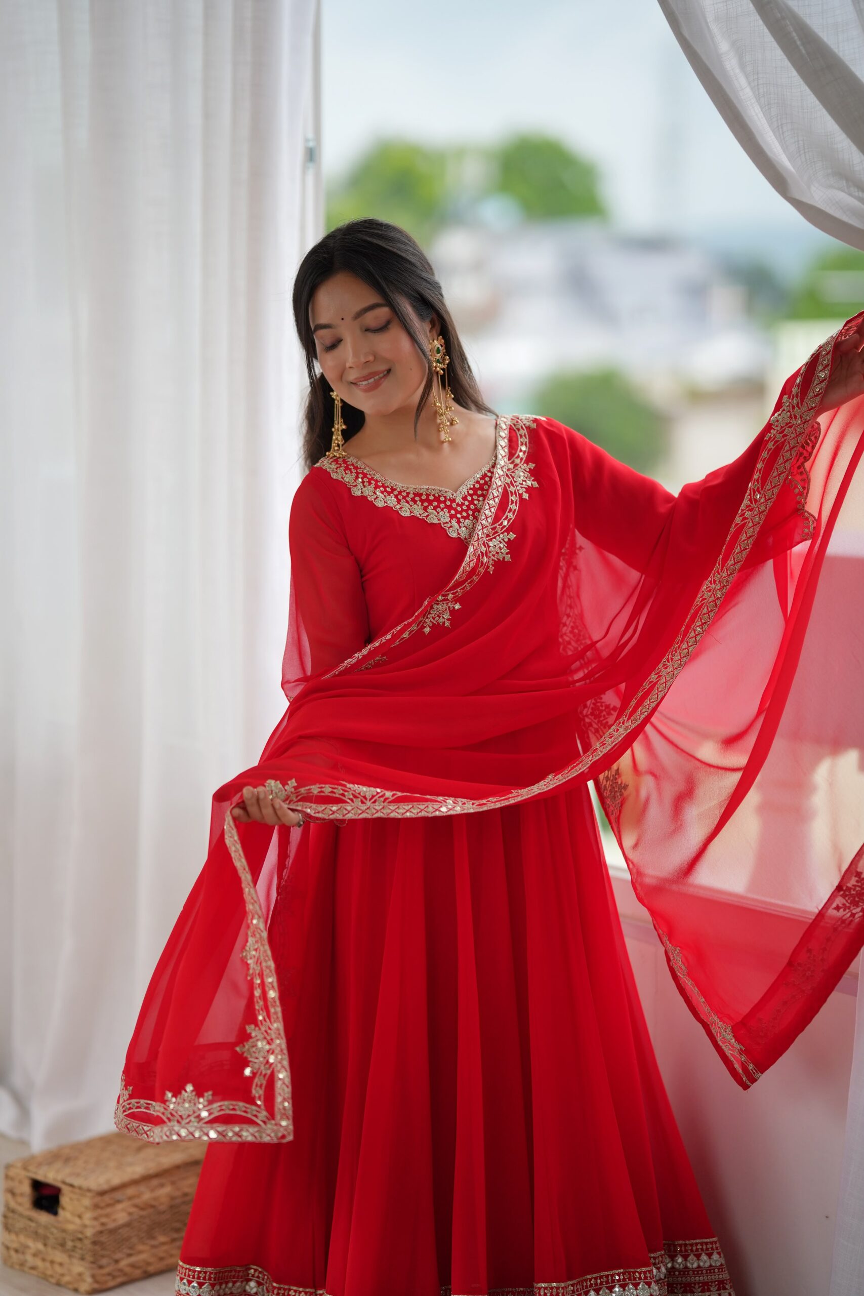 SSR 549 Red Fox Perfect for Wedding, Party, Durga Puja, Diwali, Anniversary –Georgette Gown. Now at just ₹2449. Delivery 4-6 Working Days. Shop now. | Bollywood Gowns, Creative Gowns, Designer Gowns, Embroidered Gowns, Gowns, Party Wear Gowns