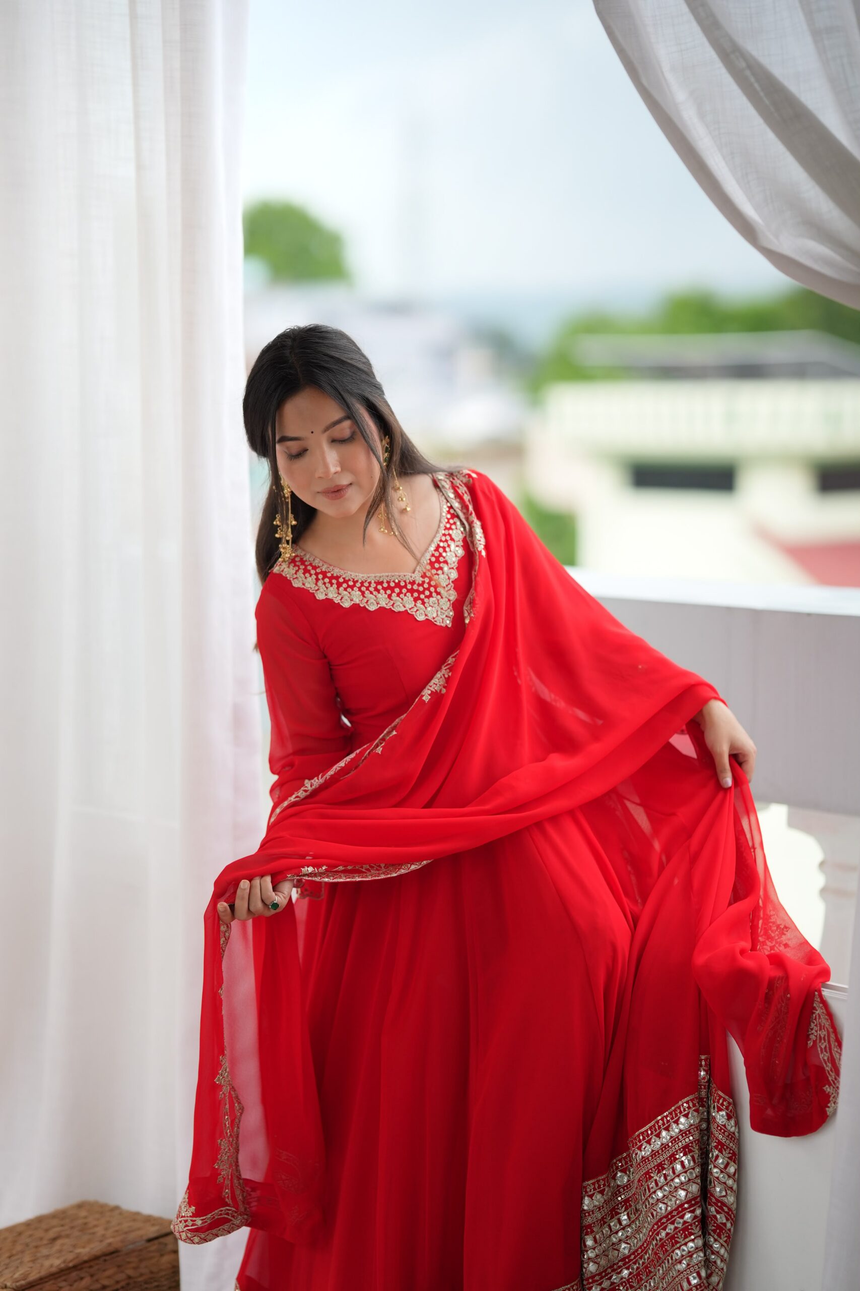 SSR 549 Red Fox Perfect for Wedding, Party, Durga Puja, Diwali, Anniversary –Georgette Gown. Now at just ₹2449. Delivery 4-6 Working Days. Shop now. | Bollywood Gowns, Creative Gowns, Designer Gowns, Embroidered Gowns, Gowns, Party Wear Gowns