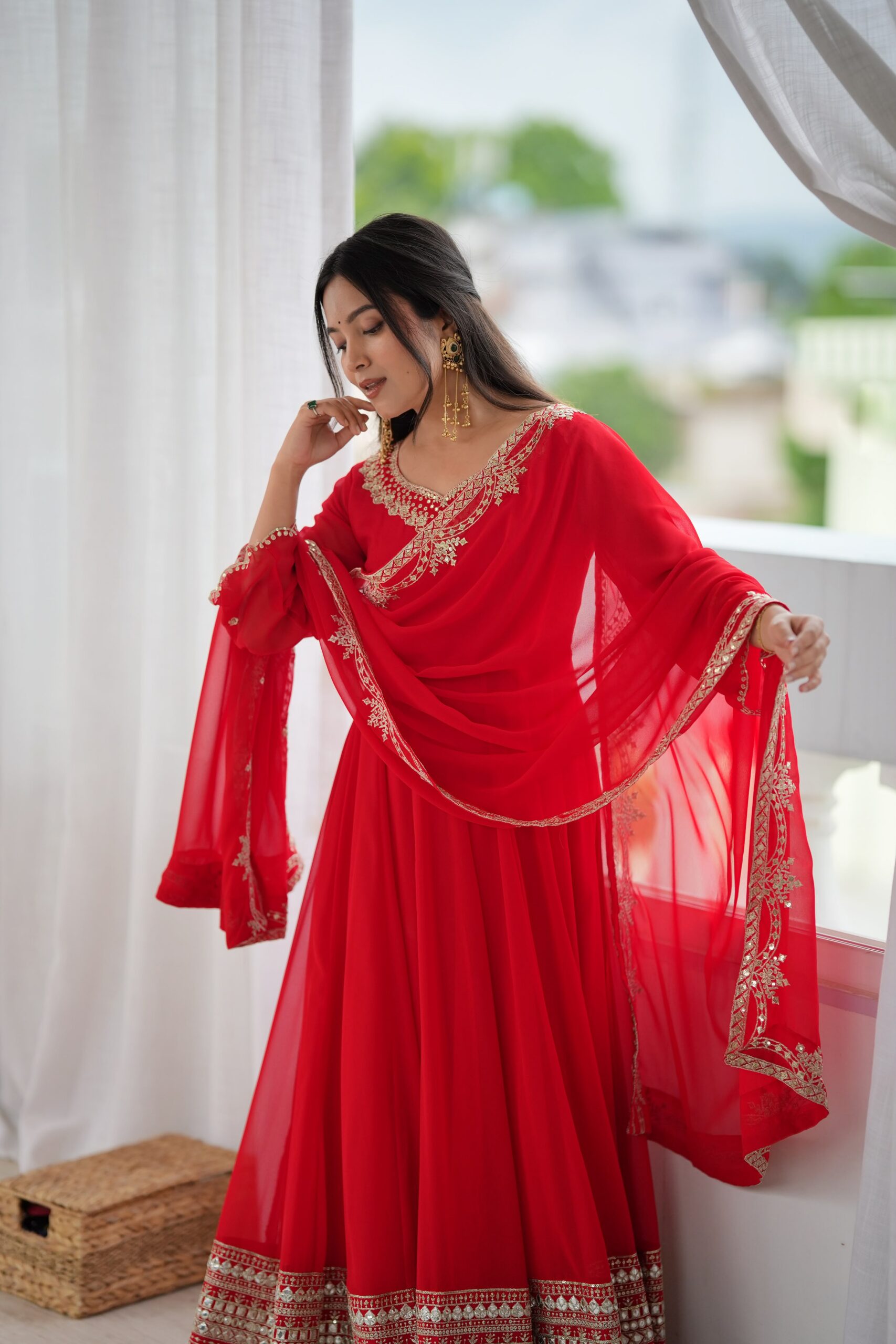 SSR 549 Red Fox Perfect for Wedding, Party, Durga Puja, Diwali, Anniversary –Georgette Gown. Now at just ₹2449. Delivery 4-6 Working Days. Shop now. | Bollywood Gowns, Creative Gowns, Designer Gowns, Embroidered Gowns, Gowns, Party Wear Gowns