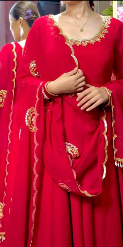 VLM 351 Red Fox Perfect for Wedding, Party, Durga Puja, Diwali, Anniversary –Georgette Gown. Now at just ₹2199. Delivery 4-6 Working Days. Shop now. | Bollywood Gowns, Creative Gowns, Designer Gowns, Embroidered Gowns, Gowns, Party Wear Gowns