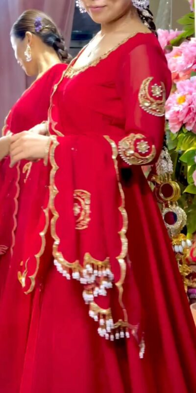 VLM 351 Red Fox Perfect for Wedding, Party, Durga Puja, Diwali, Anniversary –Georgette Gown. Now at just ₹2199. Delivery 4-6 Working Days. Shop now. | Bollywood Gowns, Creative Gowns, Designer Gowns, Embroidered Gowns, Gowns, Party Wear Gowns