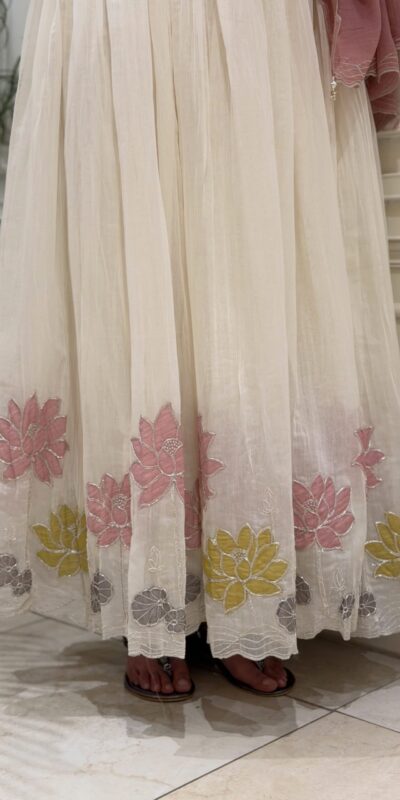 NSR 911 White Faux Georgette Gown Perfect for Wedding, Party, Raksha Bandhan, Temple Visit, Onam – . Get it for ₹2399. Delivery 4-6 Working Days. Shop now | Bollywood Gowns, Creative Gowns, Designer Gowns, Embroidered Gowns, Gowns, Party Wear Gowns