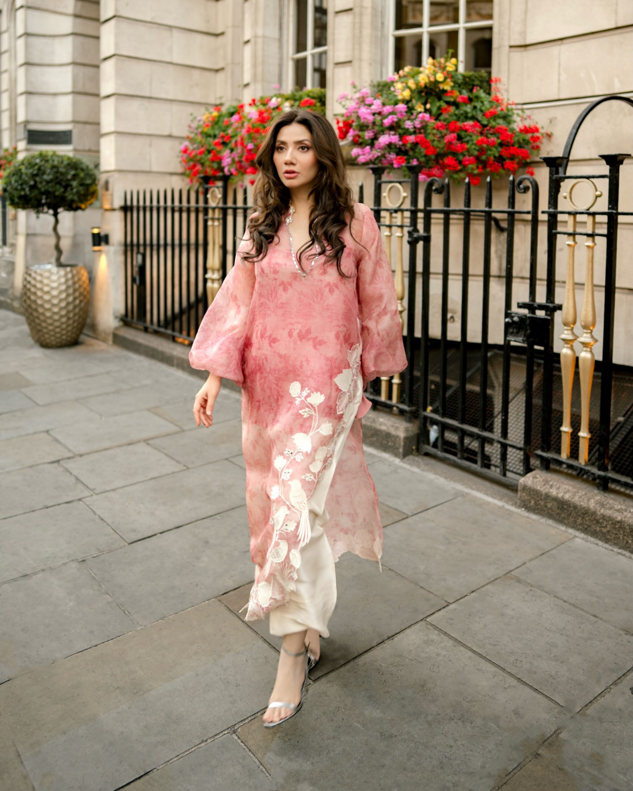 RTC 6054 Peach Colour Organza Silk Salwar Suit with Designer Work. Exclusive Offer ₹2099. Delivery 4-6 Working Days. Shop now. | Jump Suits, Straight Suits, Casual Suits, Creative suits, Designer Suits, Palazzo Suits, Party Wear Suits, Patiala Suits, Salwar suit