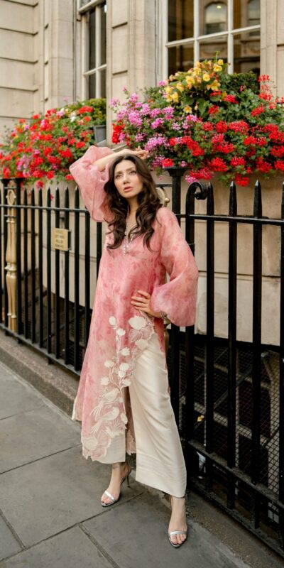 RTC 6054 Peach Colour Organza Silk Salwar Suit with Designer Work. Exclusive Offer ₹2099. Delivery 4-6 Working Days. Shop now. | Jump Suits, Straight Suits, Casual Suits, Creative suits, Designer Suits, Palazzo Suits, Party Wear Suits, Patiala Suits, Salwar suit