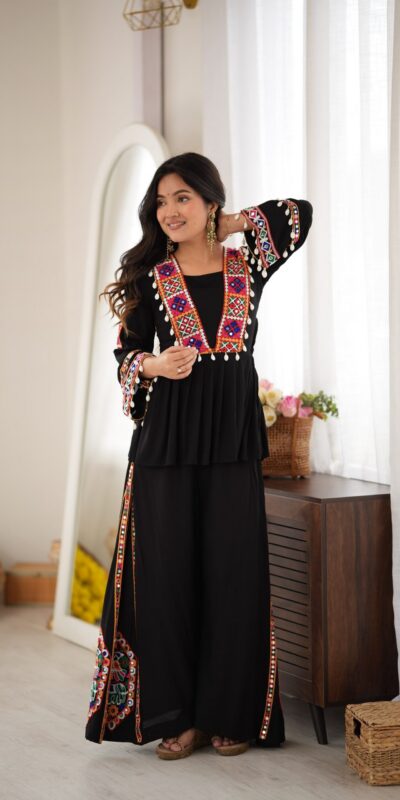 SP 93 Black Rayon Salwar Suit with Embroidery Work & Thread Embroidery. Best Price ₹2149. Delivery 4-6 Working Days. Shop now. | Jump Suits, Straight Suits, Casual Suits, Creative suits, Designer Suits, Palazzo Suits, Party Wear Suits, Patiala Suits, Salwar suit
