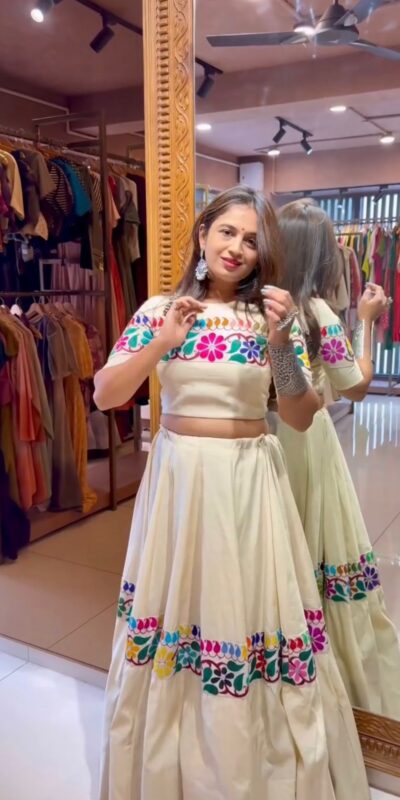 AD 211 White Kora Cotton Lehenga Choli erfect for Wedding, Party, Haldi, Traditional Day, Makar Sankranti – . Special Price ₹2049. Delivery 4-6 Working | Bollywood Lehenga, Creative Lehenga, Designer Lehenga, Embroidered Lehenga, Lehenga, Party Wear Lehenga