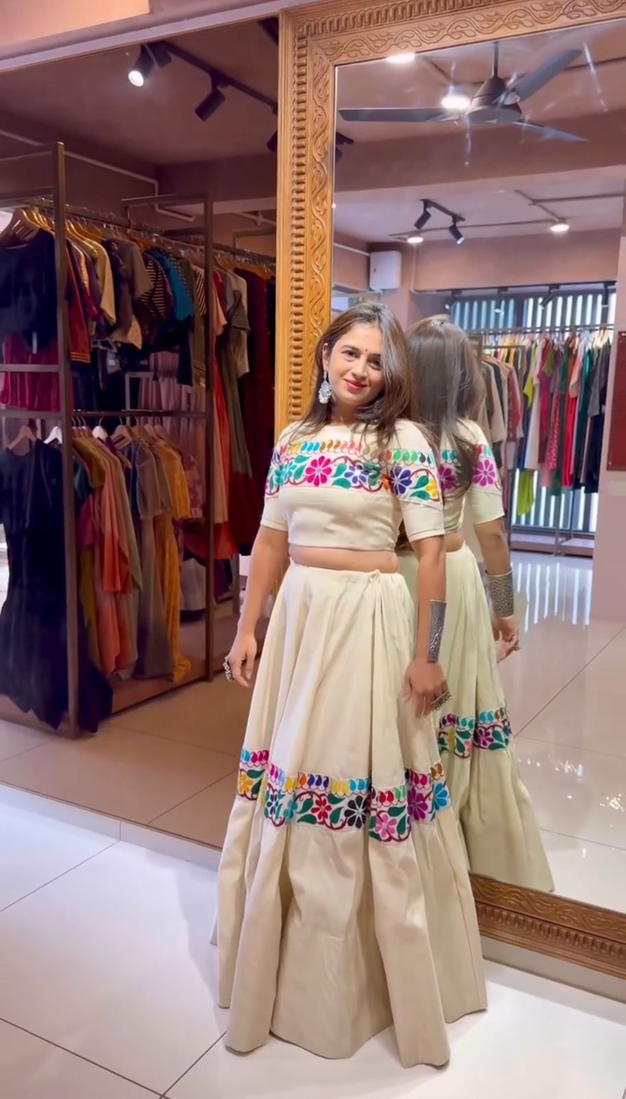 AD 211 White Kora Cotton Lehenga Choli erfect for Wedding, Party, Haldi, Traditional Day, Makar Sankranti – . Special Price ₹2049. Delivery 4-6 Working | Bollywood Lehenga, Creative Lehenga, Designer Lehenga, Embroidered Lehenga, Lehenga, Party Wear Lehenga