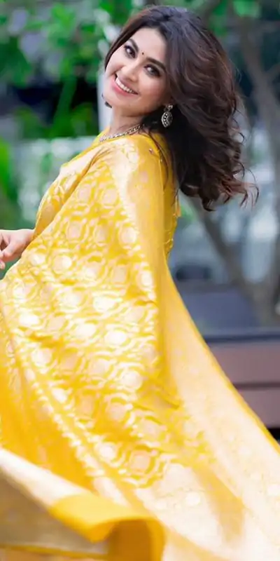 DDF Yellow Zalar Color Banarasi Soft Silk Ordinary Design Saree Casual, Party Wear, Wedding, Events, Etc. Expected Delivery 4-6 Working Days 1399/- | Bollywood Sarees, Creative Sarees, Designer Sarees, Embroidered Sarees, Ethnic Saree, Modern Digital sarees, Party Wear Sarees, Sarees