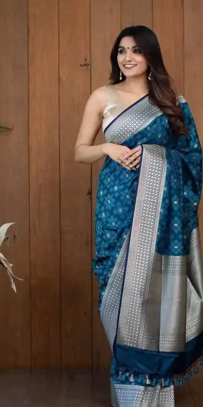 DDF TWINKLE Peacock Blue Color Soft Lichi Silk With Ordinary Design Saree Casual, Party Wear, Wedding, Events Etc. Expected Delivery 4-6 Working Days 1399/- | Bollywood Sarees, Creative Sarees, Designer Sarees, Embroidered Sarees, Ethnic Saree, Modern Digital sarees, Party Wear Sarees, Sarees