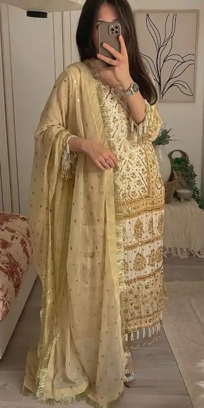 LG 1829 Off White Color Georgette Sequence Embroidery Work Salwar Suit Casual, Wedding, Festive, Events Etc. Expected Delivery 4-6 Working Days @1999/- | Casual Suits, Creative suits, Designer Suits, Party Wear Suits, Patiala Suits, Salwar suit, Straight Suits