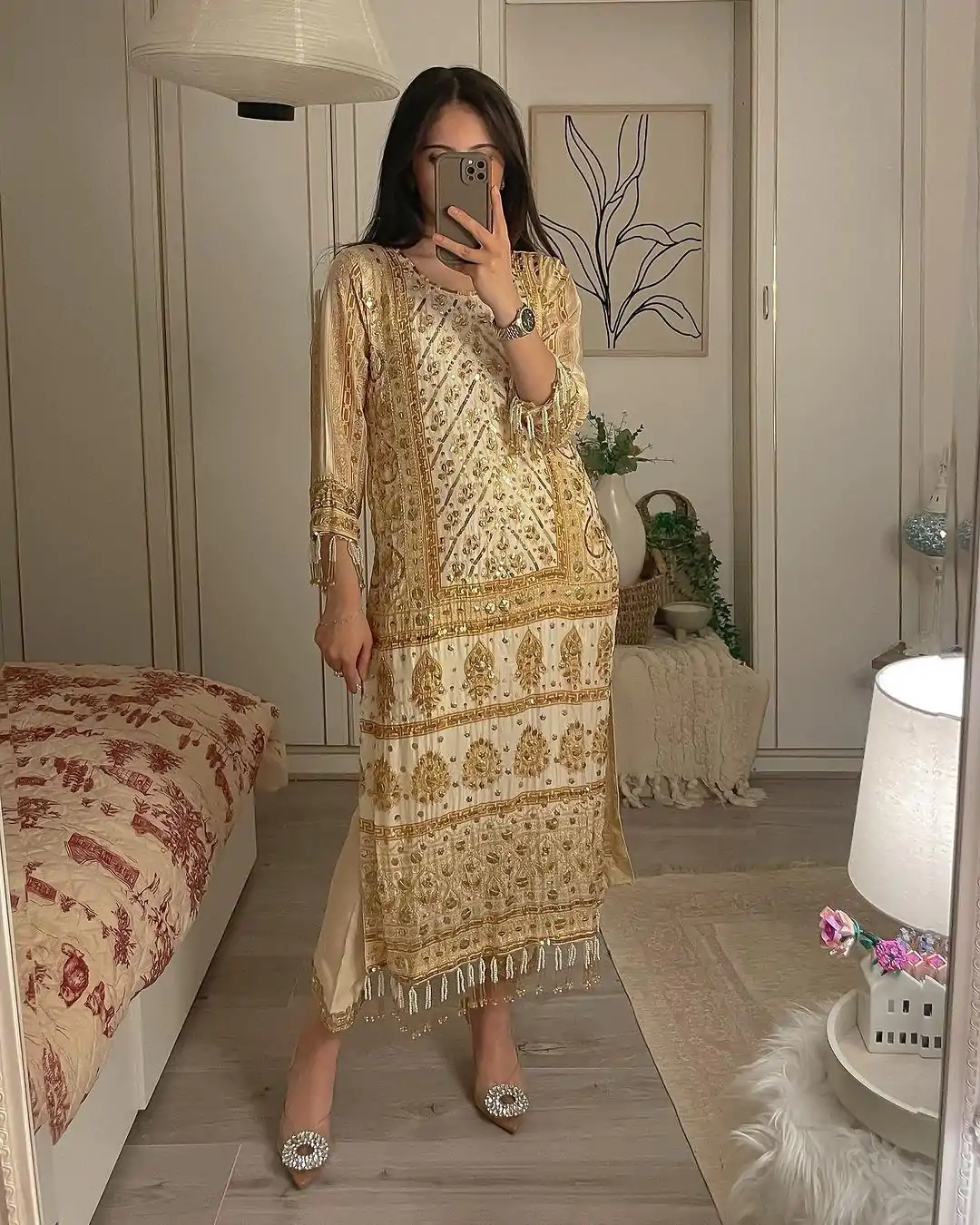 LG 1829 Off White Color Georgette Sequence Embroidery Work Salwar Suit Casual, Wedding, Festive, Events Etc. Expected Delivery 4-6 Working Days @1999/- | Casual Suits, Creative suits, Designer Suits, Party Wear Suits, Patiala Suits, Salwar suit, Straight Suits