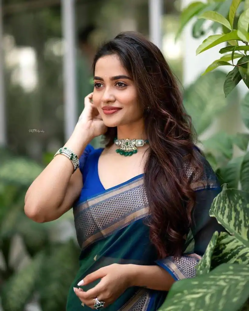 DDF Triveni Teal Blue Color Banarasi Soft Silk Ordinary Design Saree Casual, Party Wear, Wedding, Events Etc. Expected Delivery 4-6 Working Days 1499/- | Bollywood Sarees, Creative Sarees, Designer Sarees, Embroidered Sarees, Ethnic Saree, Modern Digital sarees, Party Wear Sarees, Sarees