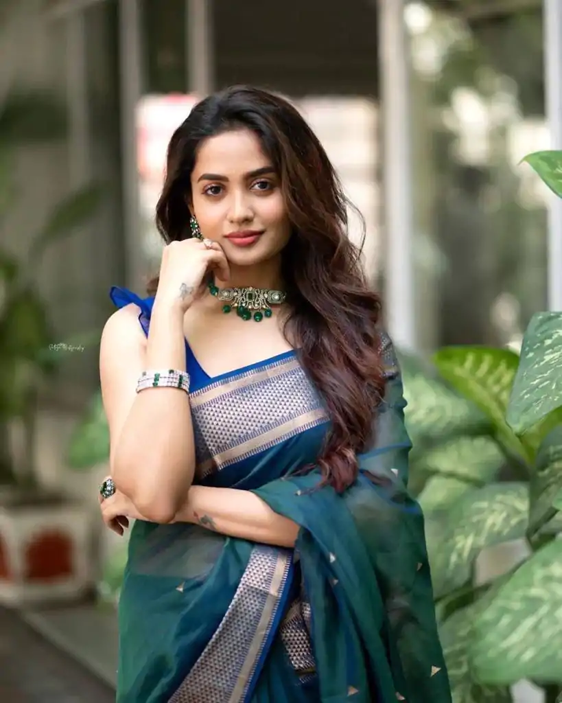 DDF Triveni Teal Blue Color Banarasi Soft Silk Ordinary Design Saree Casual, Party Wear, Wedding, Events Etc. Expected Delivery 4-6 Working Days 1499/- | Bollywood Sarees, Creative Sarees, Designer Sarees, Embroidered Sarees, Ethnic Saree, Modern Digital sarees, Party Wear Sarees, Sarees