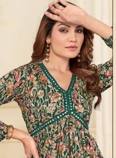INLI  Alia Green Color Heavy Rayon Print with Foil Work Kurti Casual, Wedding, Party, Festive, Events Etc. Expected Delivery 4-6 Days @1299/- | Bollywood Kurti, Creative Kurtis, Designer Kurti, Kurti, Party Wear Kurti, Selfie Kurti