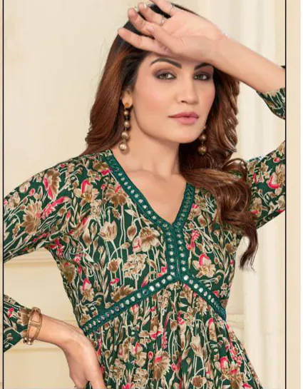 INLI  Alia Green Color Heavy Rayon Print with Foil Work Kurti Casual, Wedding, Party, Festive, Events Etc. Expected Delivery 4-6 Days @1299/- | Bollywood Kurti, Creative Kurtis, Designer Kurti, Kurti, Party Wear Kurti, Selfie Kurti