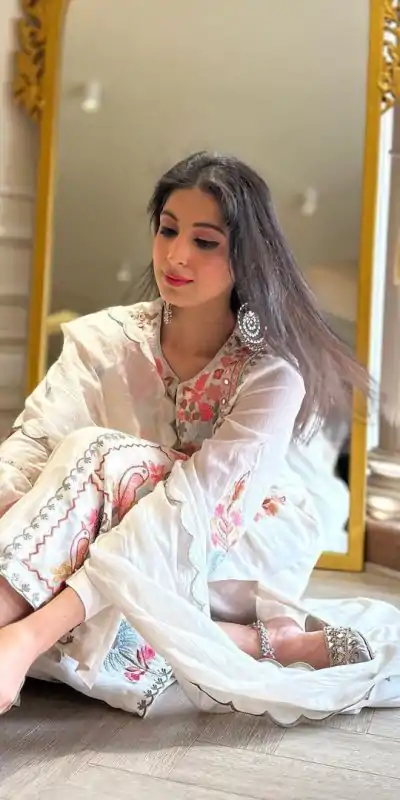 RTC 5541 White Color Salwar Suit : Faux Georgette Work : Embroidery Work Wedding, Traditionl Wear, Festive, Events @2099/- | Jump Suits, Casual Suits, Creative suits, Designer Suits, Palazzo Suits, Party Wear Suits, Salwar suit, Straight Suits