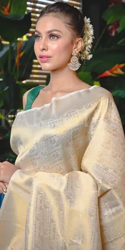 KP 5054 White Color Soft Lichi Silk Jacquard Rich Pallu Saree Casual, Party Wear, Wedding, Events Etc. Expected Delivery 4-6 Working Days @1349/- | Bollywood Sarees, Creative Sarees, Designer Sarees, Embroidered Sarees, Ethnic Saree, Modern Digital sarees, Party Wear Sarees, Sarees