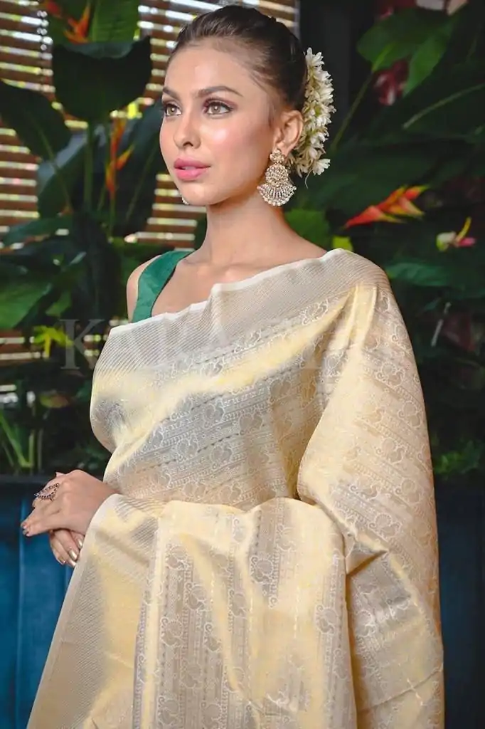 KP 5054 White Color Soft Lichi Silk Jacquard Rich Pallu Saree Casual, Party Wear, Wedding, Events Etc. Expected Delivery 4-6 Working Days @1349/- | Bollywood Sarees, Creative Sarees, Designer Sarees, Embroidered Sarees, Ethnic Saree, Modern Digital sarees, Party Wear Sarees, Sarees