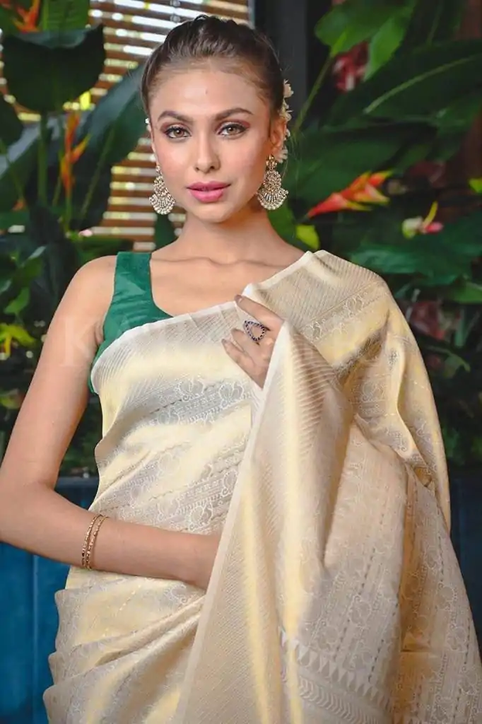 KP 5054 White Color Soft Lichi Silk Jacquard Rich Pallu Saree Casual, Party Wear, Wedding, Events Etc. Expected Delivery 4-6 Working Days @1349/- | Bollywood Sarees, Creative Sarees, Designer Sarees, Embroidered Sarees, Ethnic Saree, Modern Digital sarees, Party Wear Sarees, Sarees