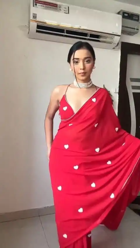 DDH LOVING Red  Color Georgette With Hart Gmathi Work Saree Events Casual, Wedding, Festive, Events Etc. Expected Delivery  4-6 Working Days @1499/- | Bollywood Sarees, Creative Sarees, Designer Sarees, Embroidered Sarees, Ethnic Saree, Modern Digital sarees, Party Wear Sarees, Sarees