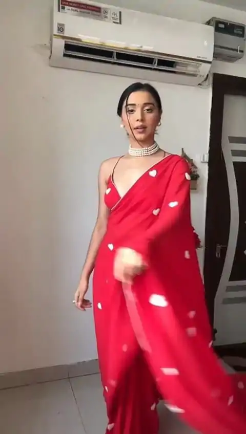 DDH LOVING Red  Color Georgette With Hart Gmathi Work Saree Events Casual, Wedding, Festive, Events Etc. Expected Delivery  4-6 Working Days @1499/- | Bollywood Sarees, Creative Sarees, Designer Sarees, Embroidered Sarees, Ethnic Saree, Modern Digital sarees, Party Wear Sarees, Sarees