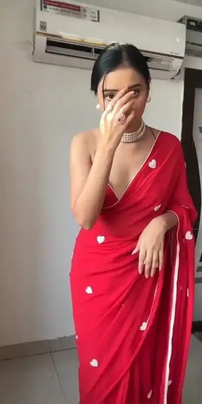 DDH LOVING Red Color Georgette With Hart Gmathi Work Saree Events Casual, Wedding, Festive, Events Etc. Expected Delivery 4-6 Working Days @1499/- | Bollywood Sarees, Creative Sarees, Designer Sarees, Embroidered Sarees, Ethnic Saree, Modern Digital sarees, Party Wear Sarees, Sarees