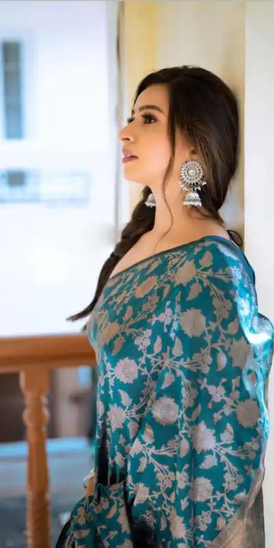 DDH RIYA Peacock Blue Color Soft Lichi Silk Ordinary Design Saree Events Casual, Wedding, Festive, Events Etc. Expected Delivery 4-6 Working Days @1499/- | Bollywood Sarees, Creative Sarees, Designer Sarees, Embroidered Sarees, Ethnic Saree, Modern Digital sarees, Party Wear Sarees, Sarees