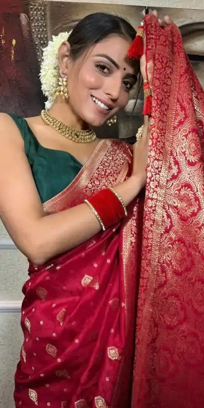 DDF 128 Red Color Banarasi Soft Silk Extra Ordinary Design Saree Casual, Party Wear, Events, Festivals Etc. Expected Delivery 4-6 Working Days 1399/- | Bollywood Sarees, Creative Sarees, Designer Sarees, Embroidered Sarees, Ethnic Saree, Modern Digital sarees, Party Wear Sarees, Sarees