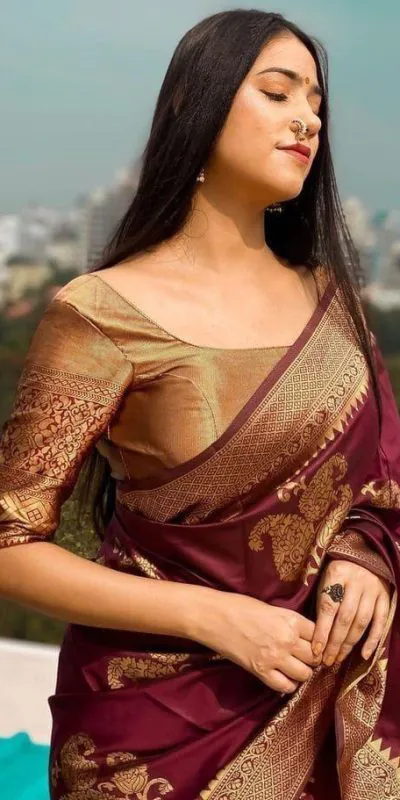 DDF HEERVA Maroon Color Soft Lichi Silk Ordinary Design Rich Pallu Saree Casual, Party Wear, Events, Festivals Etc. Expected Delivery 4-6 Working Days 1399/ | Bollywood Sarees, Creative Sarees, Designer Sarees, Embroidered Sarees, Ethnic Saree, Modern Digital sarees, Party Wear Sarees, Sarees