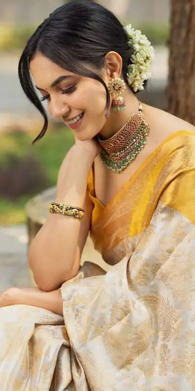 KP 5068 Golden Color Soft Lichi Silk Cloth Beautiful Rich Pallu Saree Casual, Party, Wedding, Festive, Events Etc.  Expected Delivery  4-6 Working Days @1449/ | Bollywood Sarees, Creative Sarees, Designer Sarees, Embroidered Sarees, Ethnic Saree, Modern Digital sarees, Party Wear Sarees, Sarees