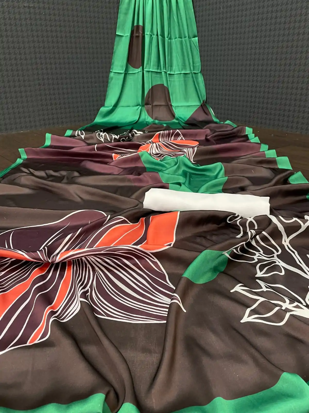 Veechis RUHI Green Color Heavy Devsena Soft Silk Beautiful Digital Printed Saree Casual, Party Festive, Events. Expected Delivery 4-6 Working Days @1499 | Bollywood Sarees, Creative Sarees, Designer Sarees, Embroidered Sarees, Modern Digital sarees, Party Wear Sarees, Sarees