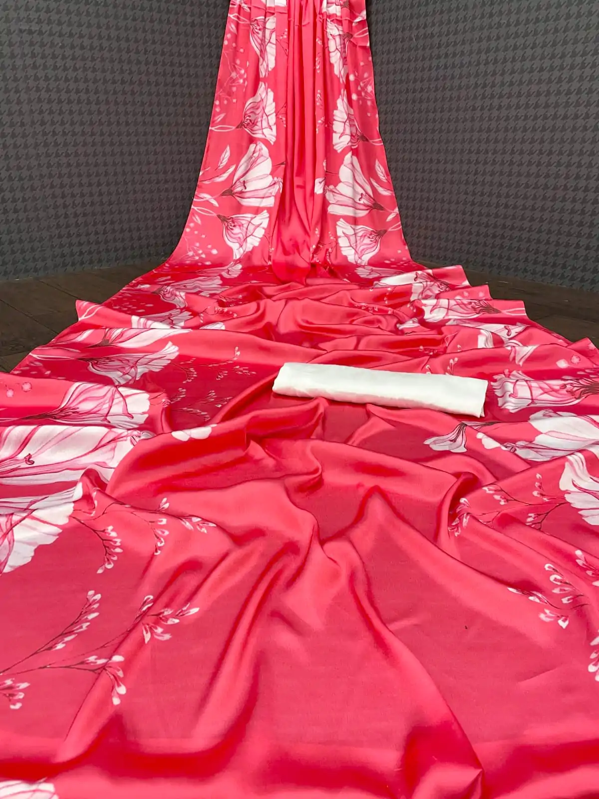 Veechis RUHI Rose Pink Color Heavy Devsena Soft Silk Beautiful Digital Printed Saree Casual, Party Festive, Events. Expected Delivery 4-6 Working Days @1499 | Bollywood Sarees, Creative Sarees, Designer Sarees, Embroidered Sarees, Modern Digital sarees, Party Wear Sarees, Sarees