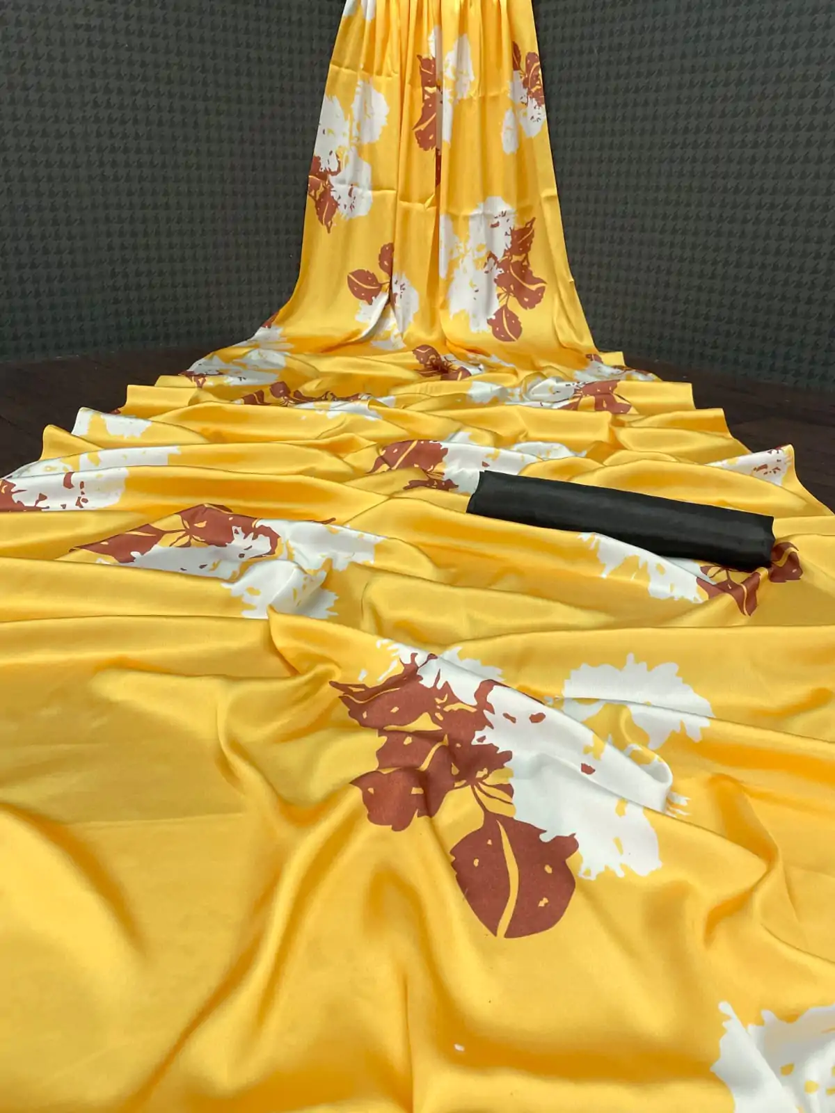 Veechis RUHI Yellow Color Heavy Devsena Soft Silk Beautiful Digital Printed Saree Casual, Party Festive, Events. Expected Delivery 4-6 Working Days @1499 | Bollywood Sarees, Creative Sarees, Designer Sarees, Embroidered Sarees, Modern Digital sarees, Party Wear Sarees, Sarees