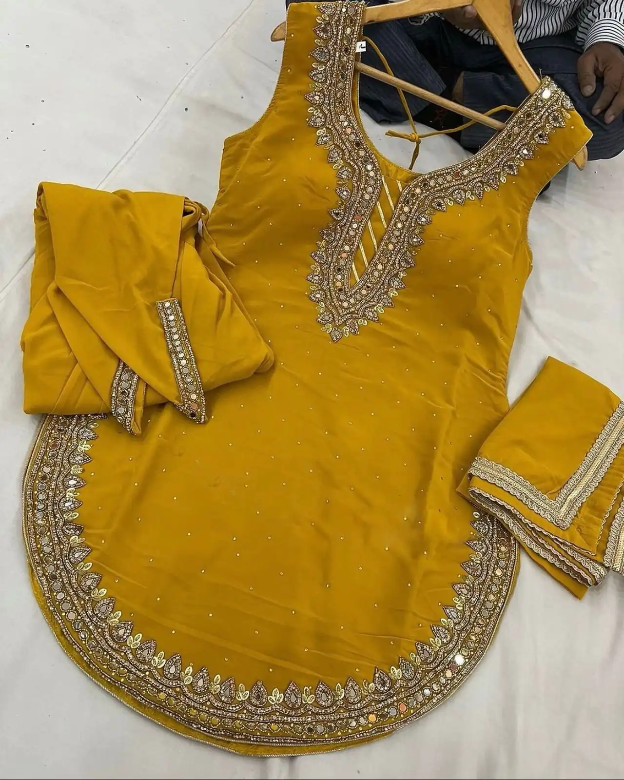 SRK 5138 Yellow Color Pure Chinnon Embroidery Diamond Salwar Suit Wedding, Party, Festive, Events Expected Delivery 4-6 Working Days @ 1949/- | Jump Suits, Casual Suits, Creative suits, Designer Suits, Palazzo Suits, Party Wear Suits, Patiala Suits, Salwar suit, Straight Suits