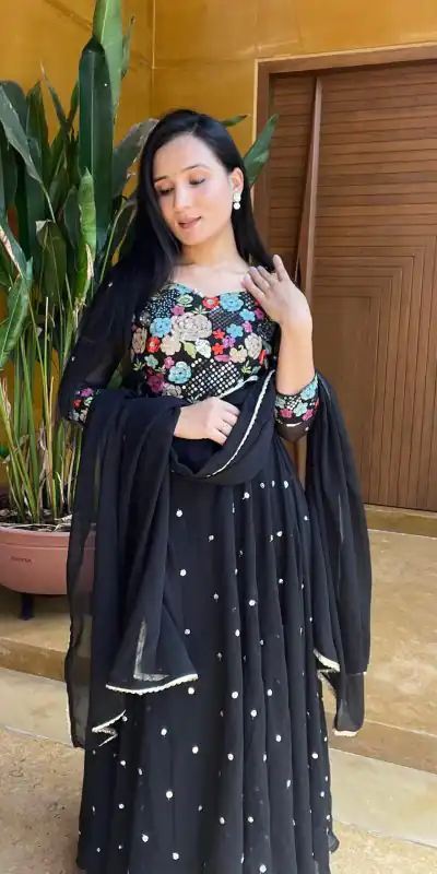 Ram 007 Black Color Fox Georgette Embroidery Lace Work Gown Casual, Wedding, Party, Festive, Events Etc. Expected Delivery 4-6 Working Days @2049/- | Bollywood Gowns, Creative Gowns, Designer Gowns, Embroidered Gowns, Gowns, Party Wear Gowns