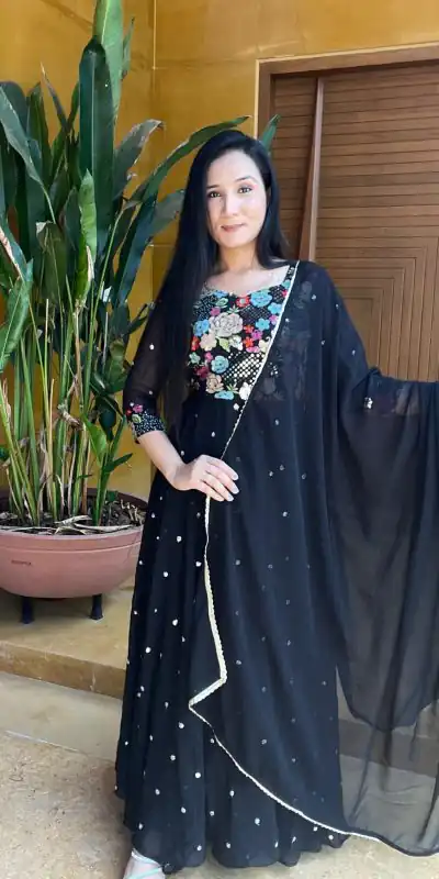 Ram 007 Black Color Fox Georgette Embroidery Lace Work Gown Casual, Wedding, Party, Festive, Events Etc. Expected Delivery 4-6 Working Days @2049/- | Bollywood Gowns, Creative Gowns, Designer Gowns, Embroidered Gowns, Gowns, Party Wear Gowns