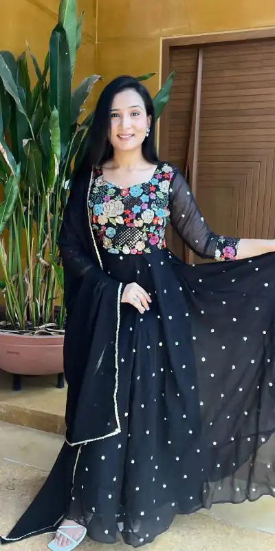Ram 007 Black Color Fox Georgette Embroidery Lace Work Gown Casual, Wedding, Party, Festive, Events Etc. Expected Delivery 4-6 Working Days @2049/- | Bollywood Gowns, Creative Gowns, Designer Gowns, Embroidered Gowns, Gowns, Party Wear Gowns