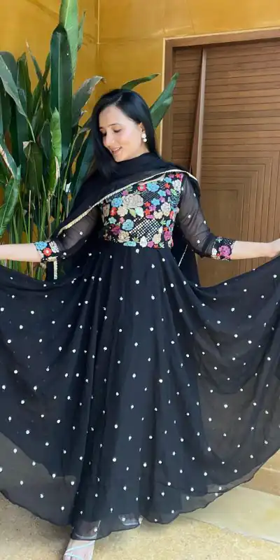 Ram 007 Black Color Fox Georgette Embroidery Lace Work Gown Casual, Wedding, Party, Festive, Events Etc. Expected Delivery 4-6 Working Days @2049/- | Bollywood Gowns, Creative Gowns, Designer Gowns, Embroidered Gowns, Gowns, Party Wear Gowns