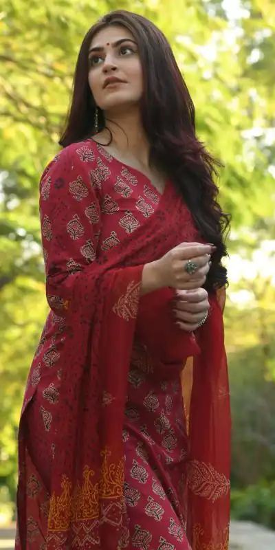 DDH BERRY MAROON Color Viscose Cotton Printed Work Salwar Suit Casual, Party, Wedding, Festive, Events Etc. Expected Delivery 4-6 Working Days @1549/- | Casual Suits, Creative suits, Designer Suits, Palazzo Suits, Party Wear Suits, Patiala Suits, Salwar suit, Straight Suits