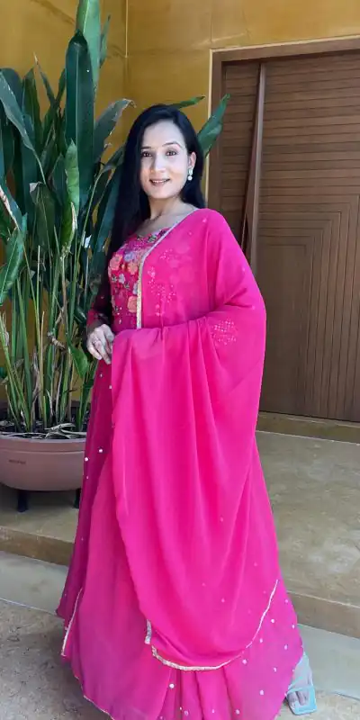 Ram 007 Pink Color Fox Georgette Embroidery Lace Work Gown Casual, Wedding, Party, Festive, Events Etc. Expected Delivery 4-6 Working Days @2049/- | Bollywood Gowns, Creative Gowns, Designer Gowns, Embroidered Gowns, Gowns, Party Wear Gowns