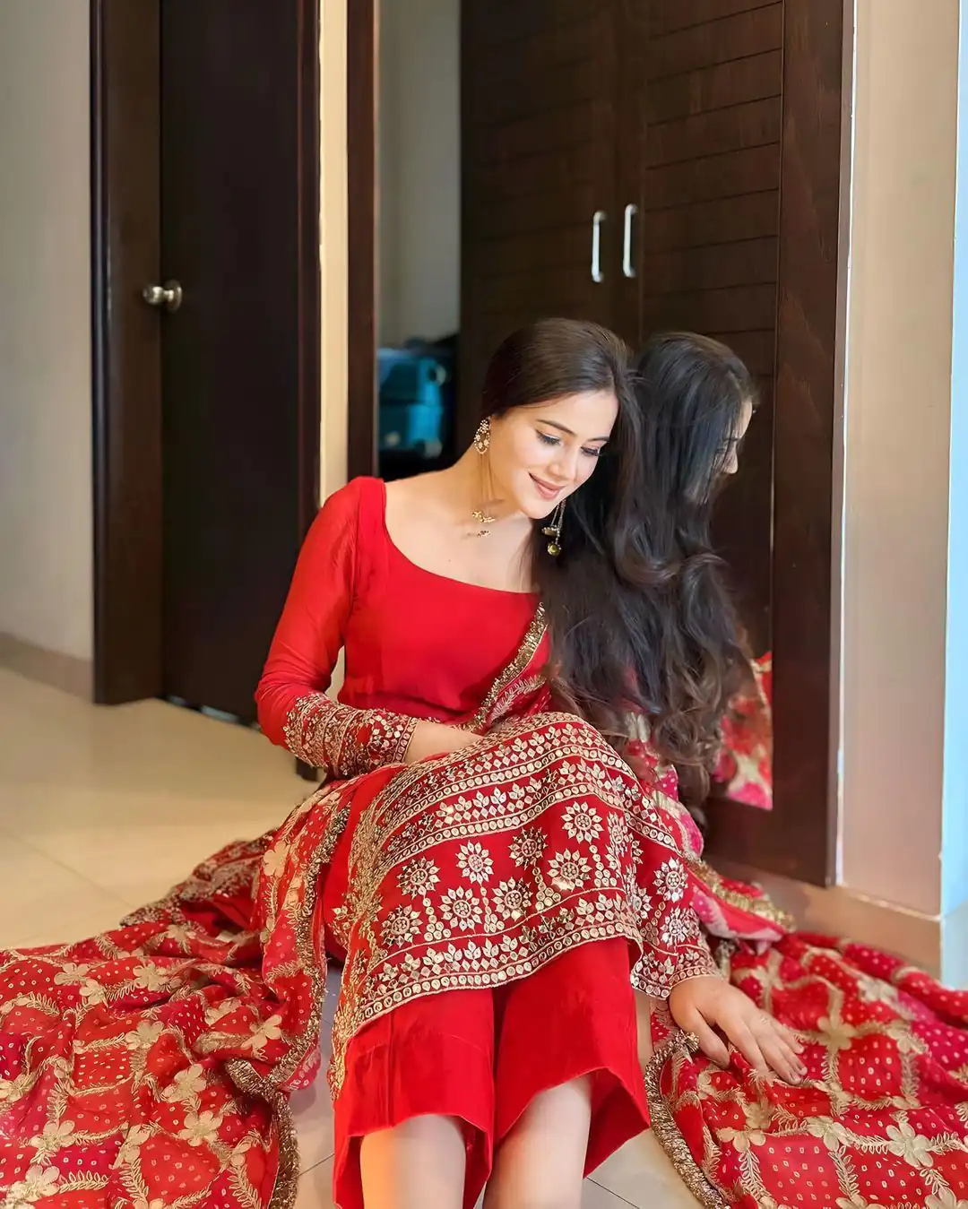 VLM 169 Red color Georgette Embroidery Work Salwar Suit Casual, Wedding, Party, Festive, Events . Expected Delivery 4-6 Working Days @1899/- | Jump Suits, Casual Suits, Creative suits, Designer Suits, Palazzo Suits, Party Wear Suits, Patiala Suits, Salwar suit, Straight Suits